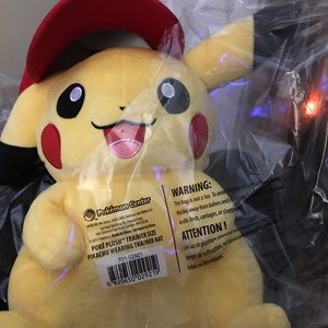 Pickachu exclusive with Ash Hat New in pla…